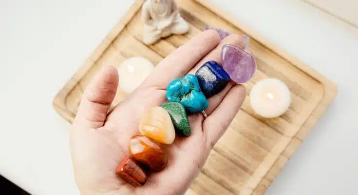 Comment utiliser les 7 chakras et les cristaux pour votre bien-être